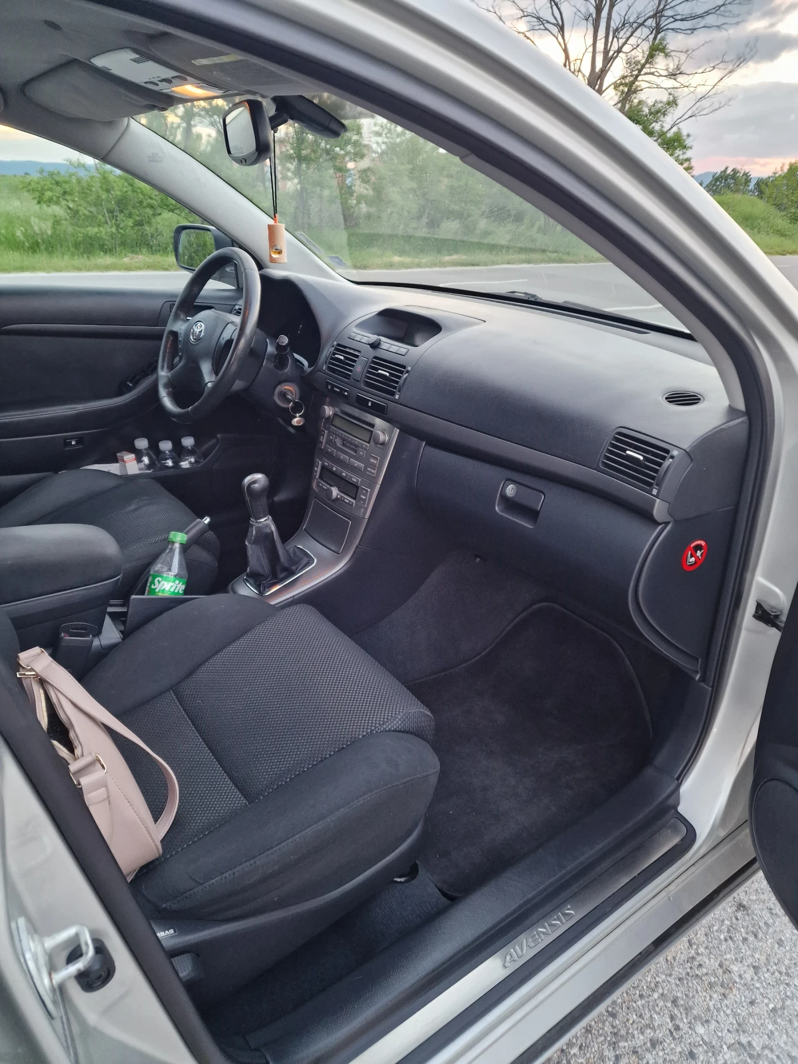 Toyota Avensis  - изображение 10