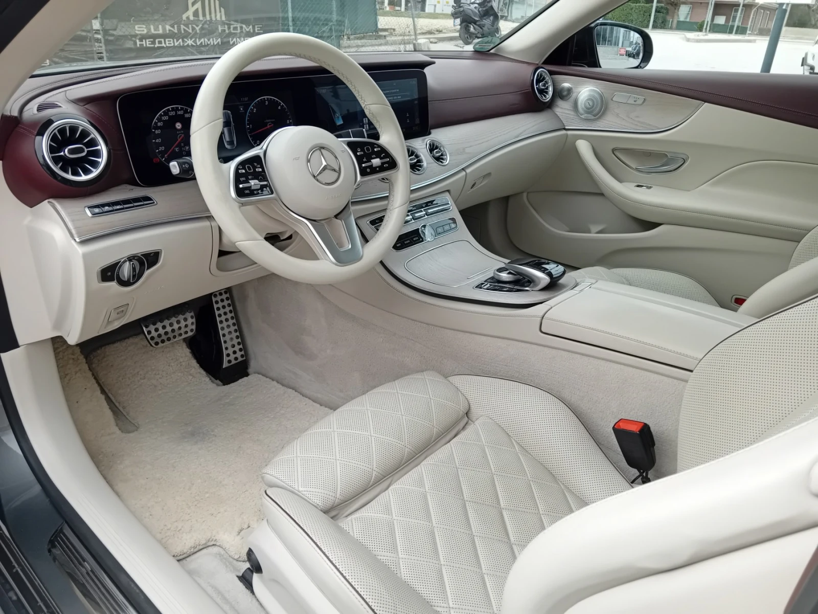 Mercedes-Benz E 400 AMG/4 MATIC/designo/ COUPE, снимка 8 - Автомобили и джипове - 53662726