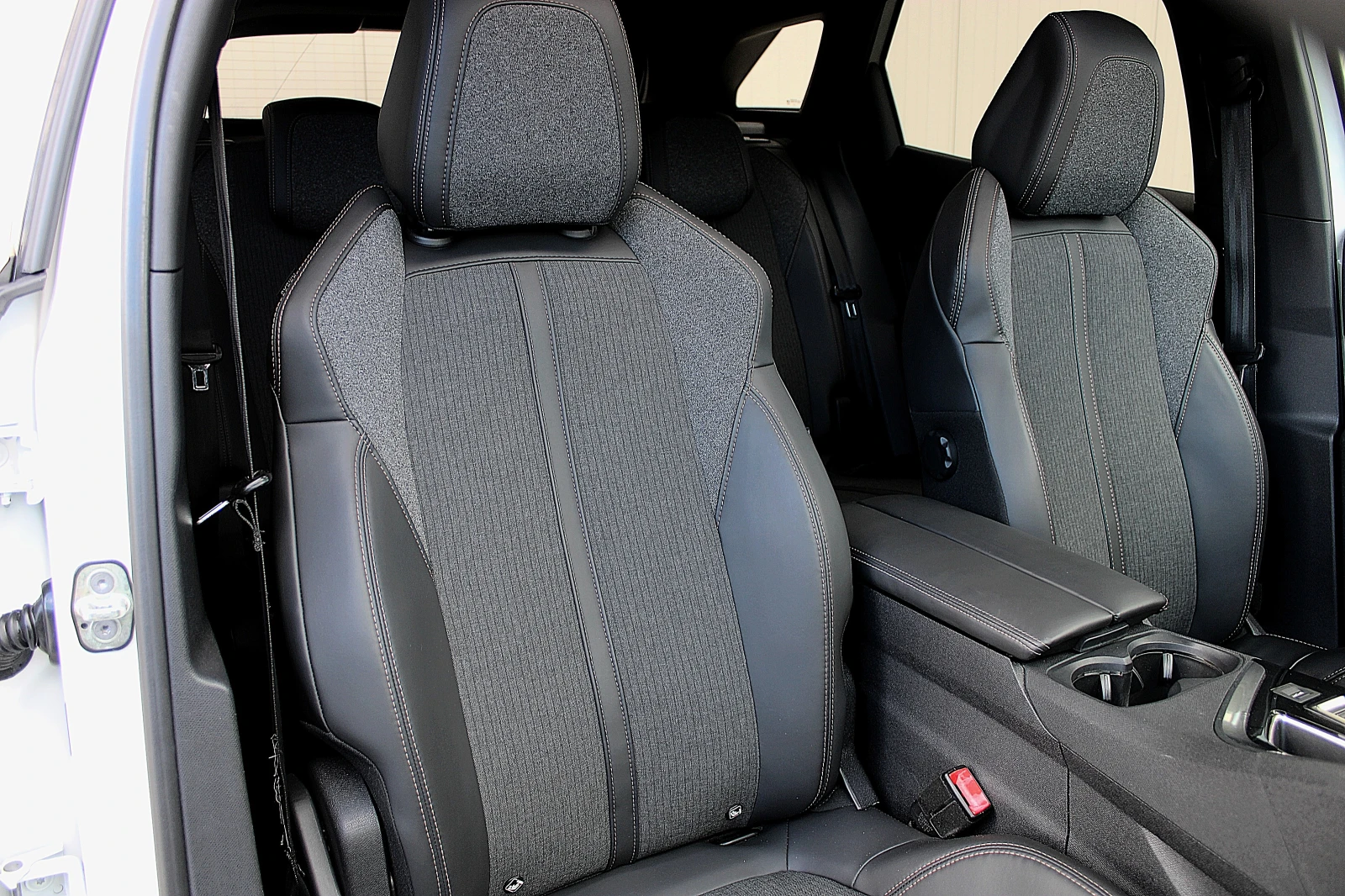 Peugeot 3008 1.6i/GT-LINE/DISTRONIC/FULL LED/KAMERA 360/PANO | Mobile.bg � ����������� 9