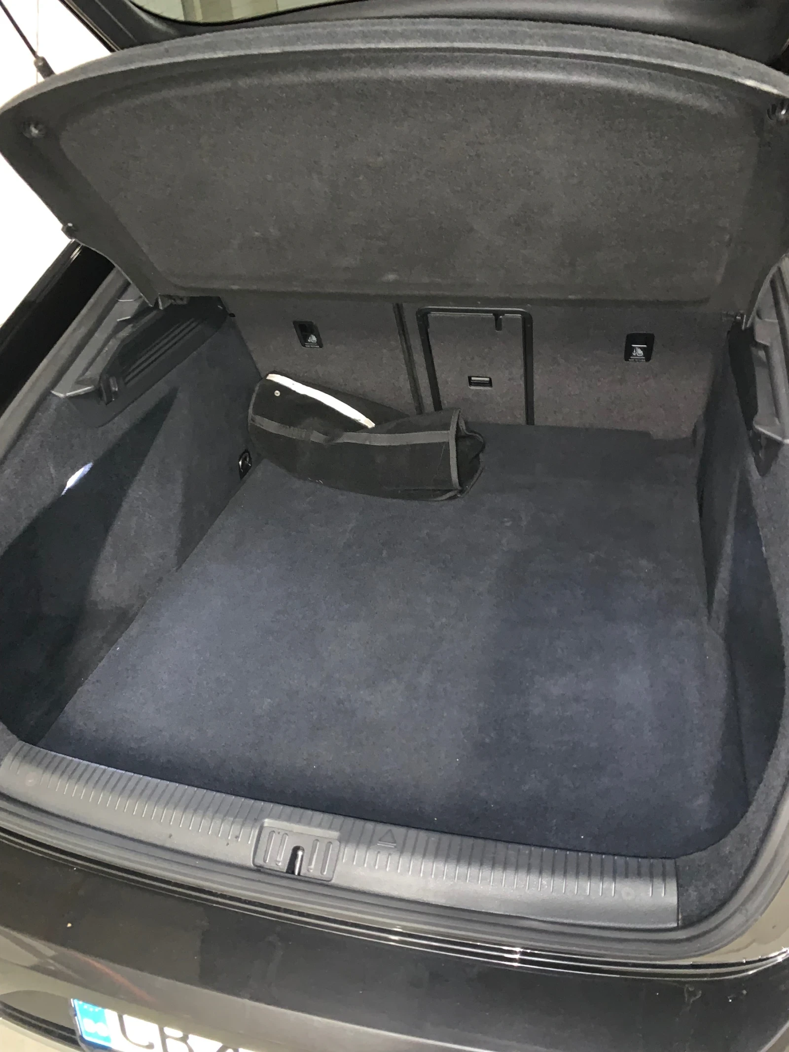 VW Arteon R line, снимка 8 - Автомобили и джипове - 53981283