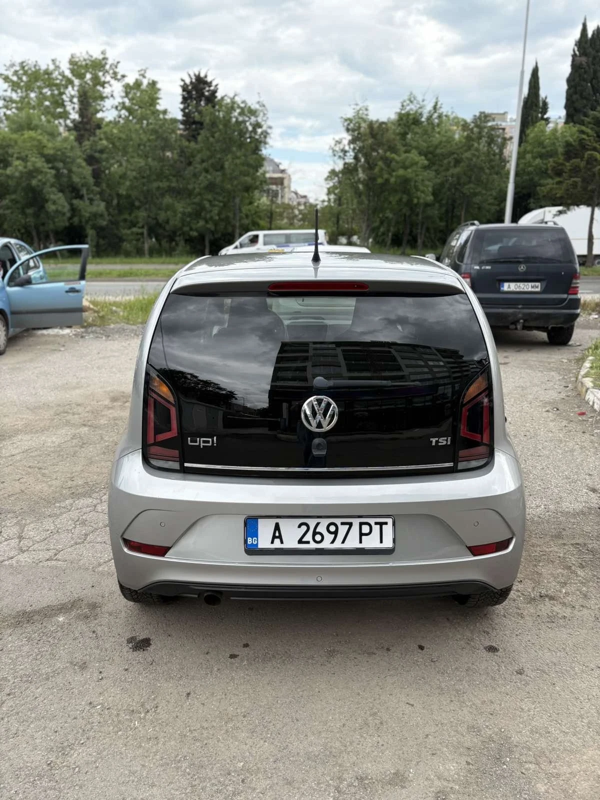 VW Up, снимка 2 - Автомобили и джипове - 54631843