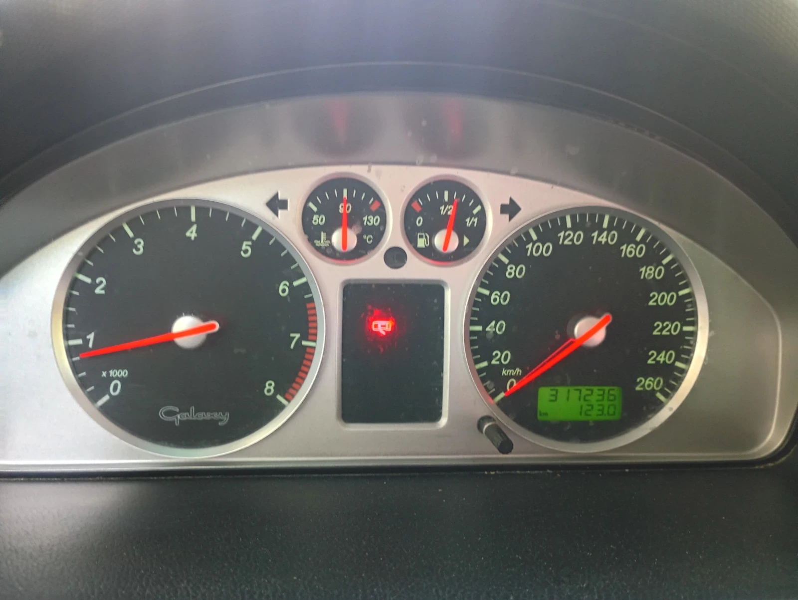 Ford Galaxy 2.3 Газ/Бензин 6+ 1 Климатик, снимка 7 - Автомобили и джипове - 54714102