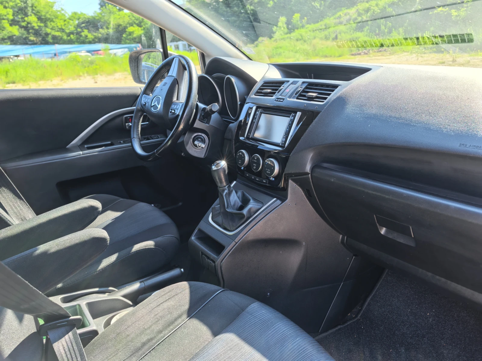 Mazda 5 2.0i ОБСЛУЖЕНА И РЕГИСТРИРАНА , снимка 5 - Автомобили и джипове - 54815813
