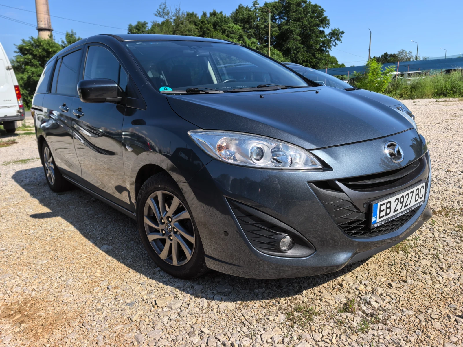 Mazda 5 2.0i ОБСЛУЖЕНА И РЕГИСТРИРАНА , снимка 2 - Автомобили и джипове - 54815813