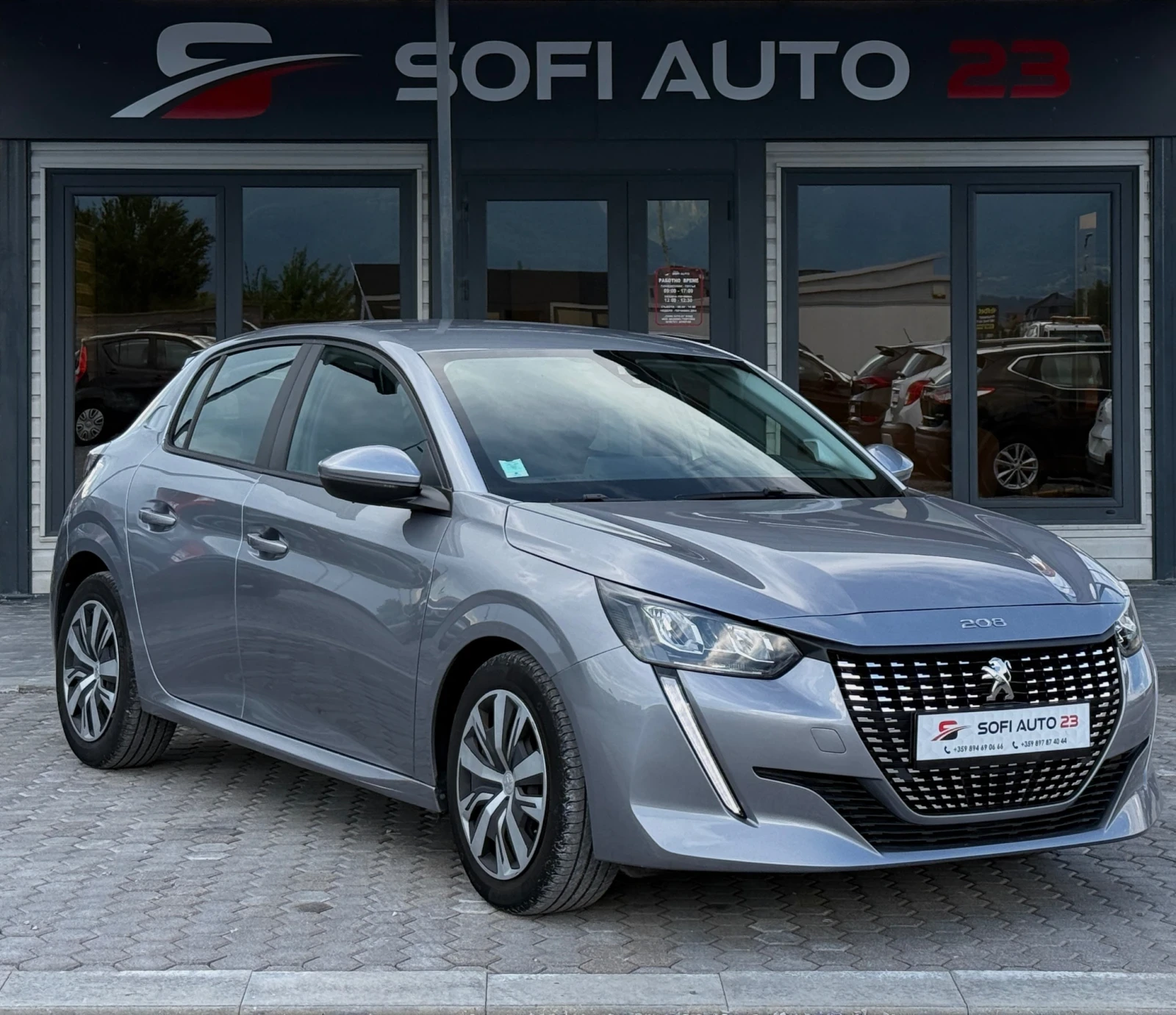Peugeot 208 1.2 i РЕАЛНИ КИЛОМЕТРИ!, снимка 2 - Автомобили и джипове - 55002169