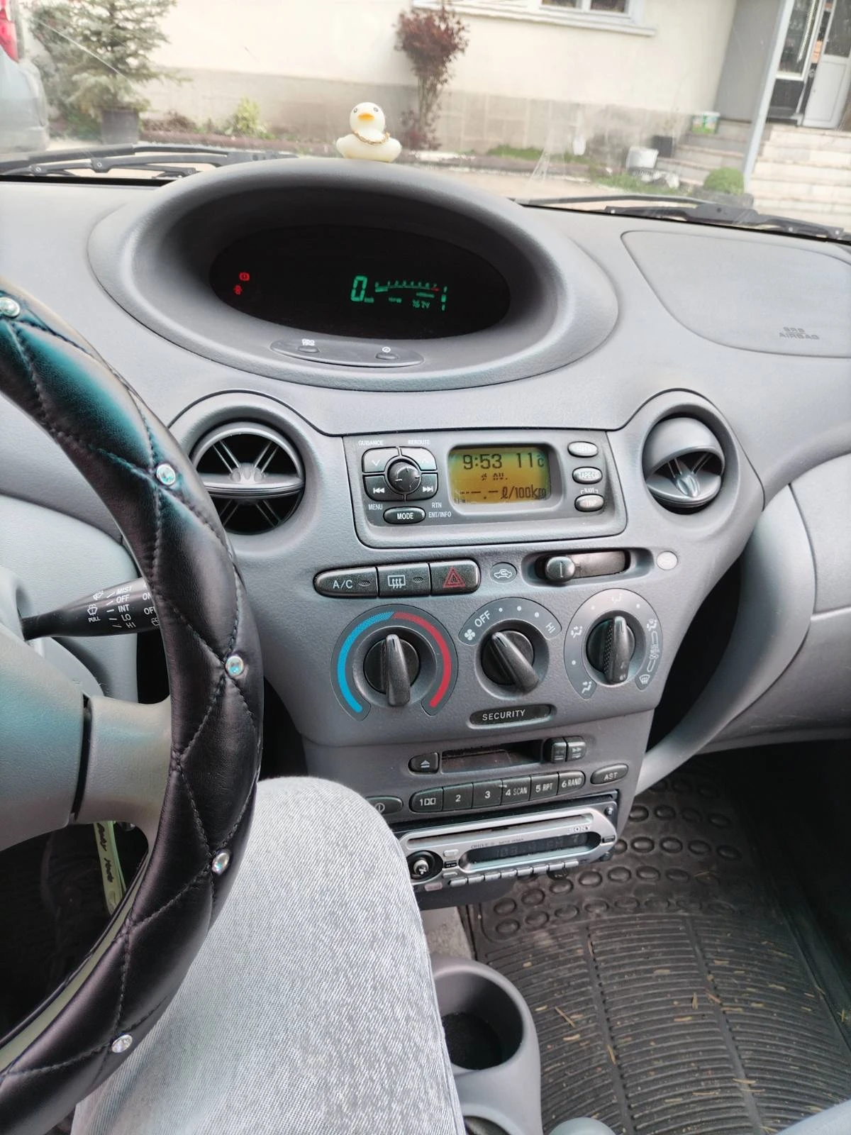 Toyota Yaris, снимка 10 - Автомобили и джипове - 55170690