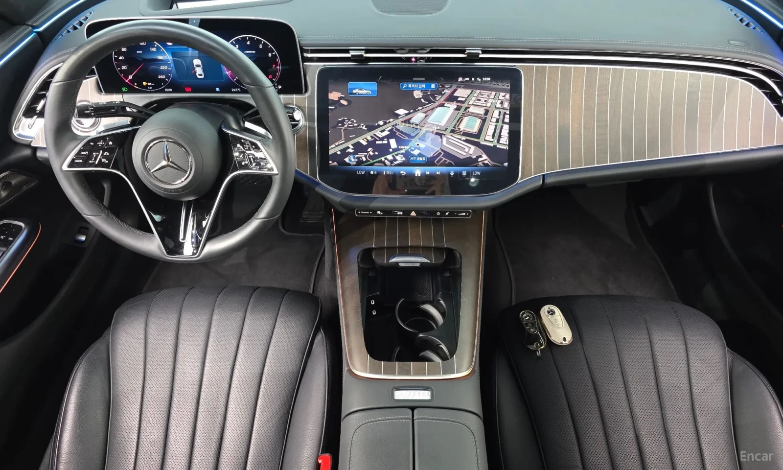 Mercedes-Benz E 300 4MATIC* EKSTROV* 22000KM!!!* UNIKAT* NOV* , снимка 7 - Автомобили и джипове - 55183878