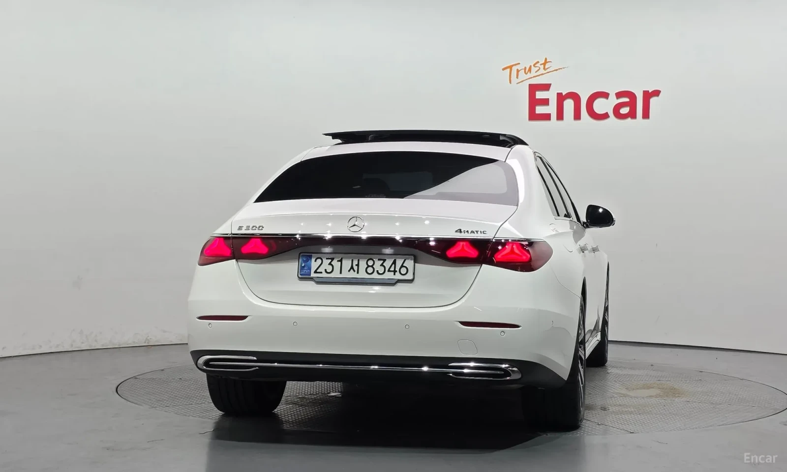 Mercedes-Benz E 300 4MATIC* EKSTROV* 22000KM!!!* UNIKAT* NOV* , снимка 4 - Автомобили и джипове - 55183878