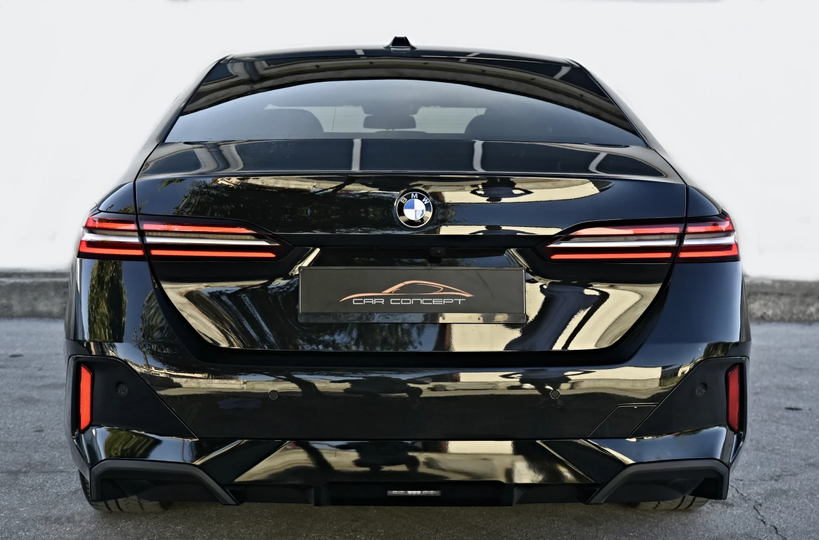 BMW 520 D M-SPORT(PRO) LASER EXCLUSIVE SHADOW LINE, снимка 5 - Автомобили и джипове - 55497203