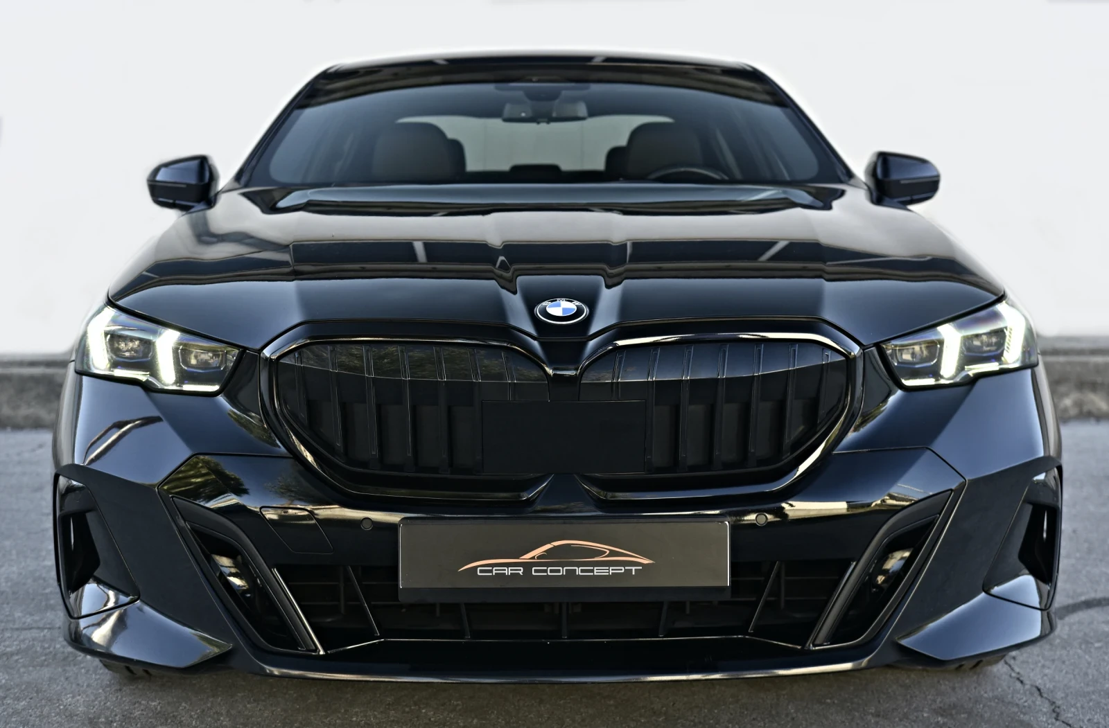 BMW 520 D M-SPORT(PRO) LASER EXCLUSIVE SHADOW LINE, снимка 2 - Автомобили и джипове - 55497203