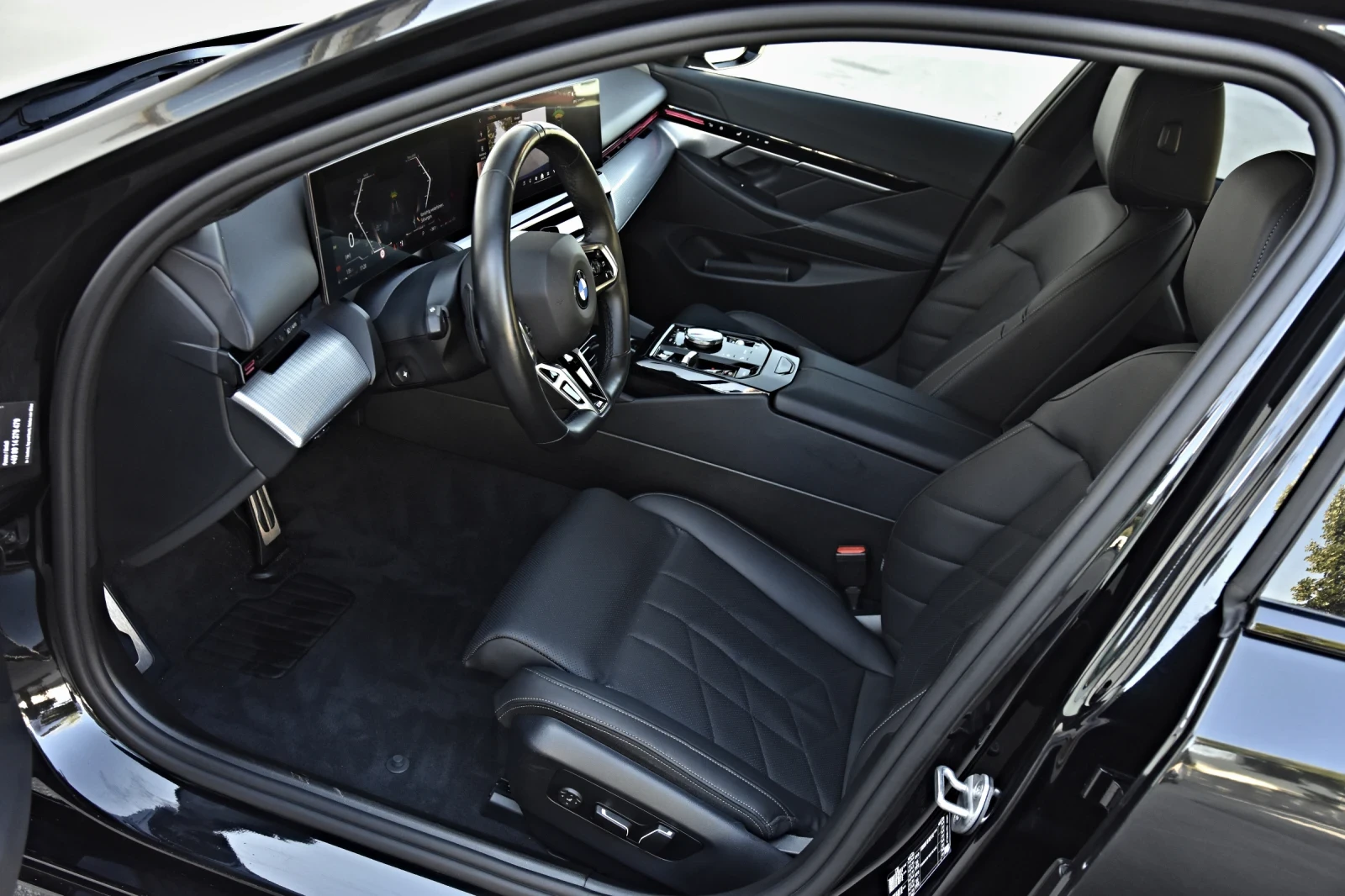 BMW 520 D M-SPORT(PRO) LASER EXCLUSIVE SHADOW LINE, снимка 8 - Автомобили и джипове - 55497203