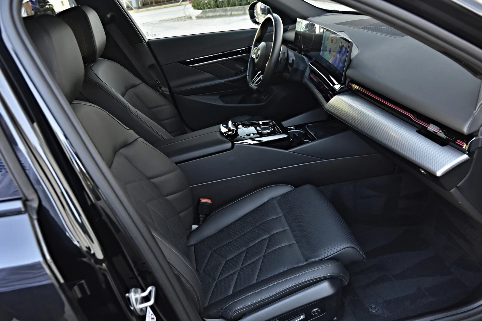 BMW 520 D M-SPORT(PRO) LASER EXCLUSIVE SHADOW LINE, снимка 14 - Автомобили и джипове - 55497203