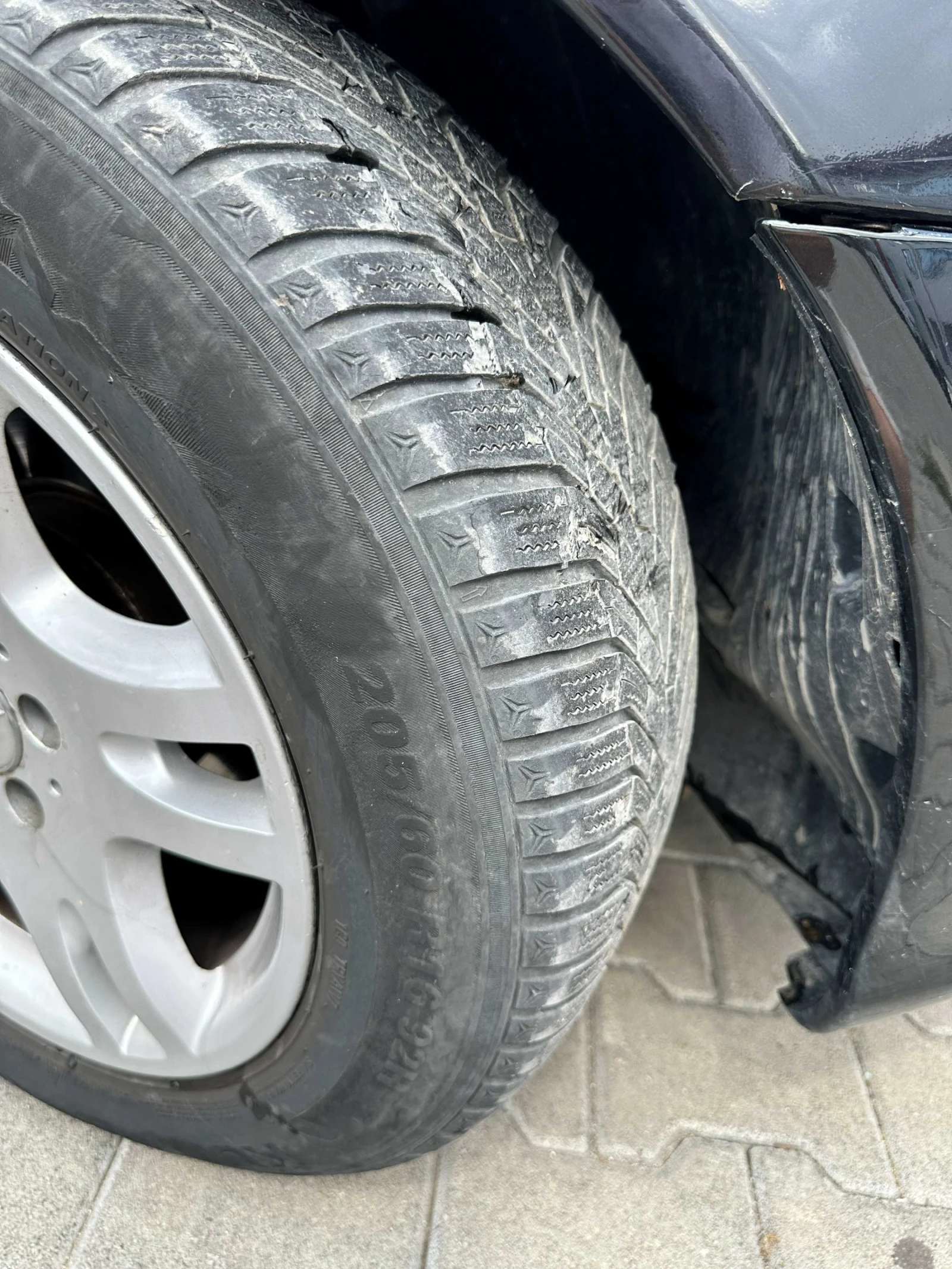 Mercedes-Benz E 220, снимка 9 - Автомобили и джипове - 55589841
