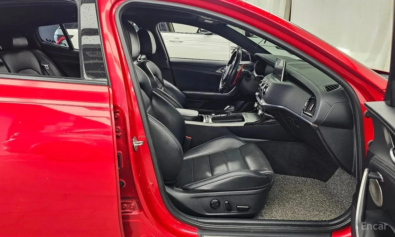 Kia Stinger * 2.2 Diesel AWD * 360 * ДИСТРОНИК * ОБДУХВАНЕ *  , снимка 11 - Автомобили и джипове - 55922030