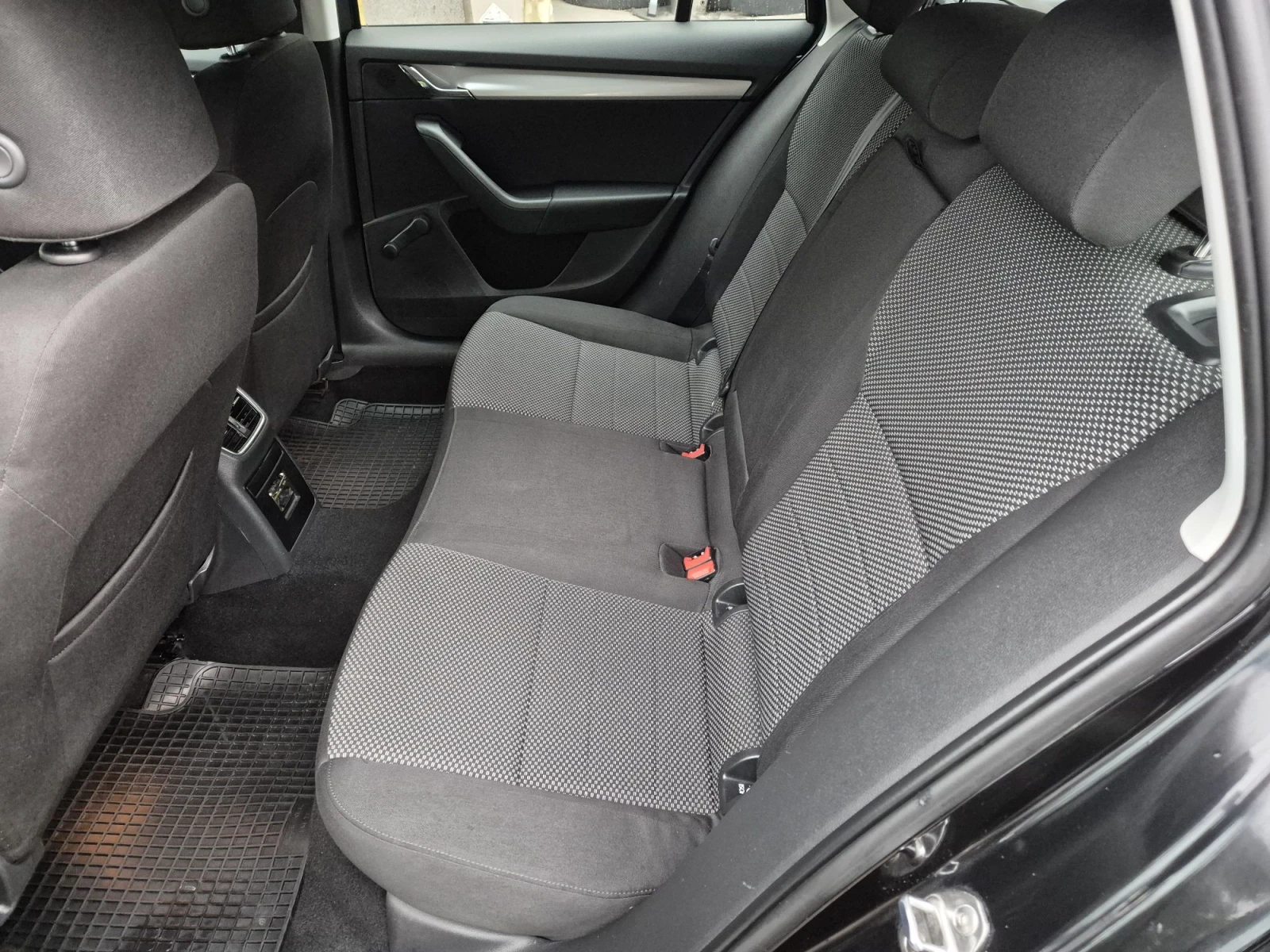 Skoda Octavia 4x4 150 �.�. | Mobile.bg � ����������� 9