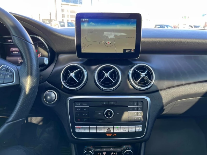 Mercedes-Benz GLA * 250 * CARFAX * ЦЕНА ДО БГ, снимка 9 - Автомобили и джипове - 53206614
