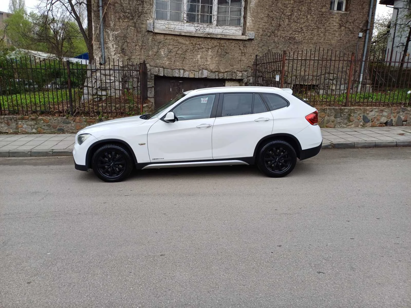 BMW X1 2.3D Xdrive - изображение 2
