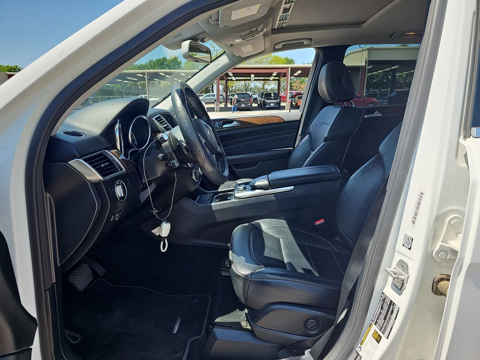 Mercedes-Benz ML 350 BlueTec 4MATIC Подгрев* Следене* М.Точка* Кеyless* - изображение 8