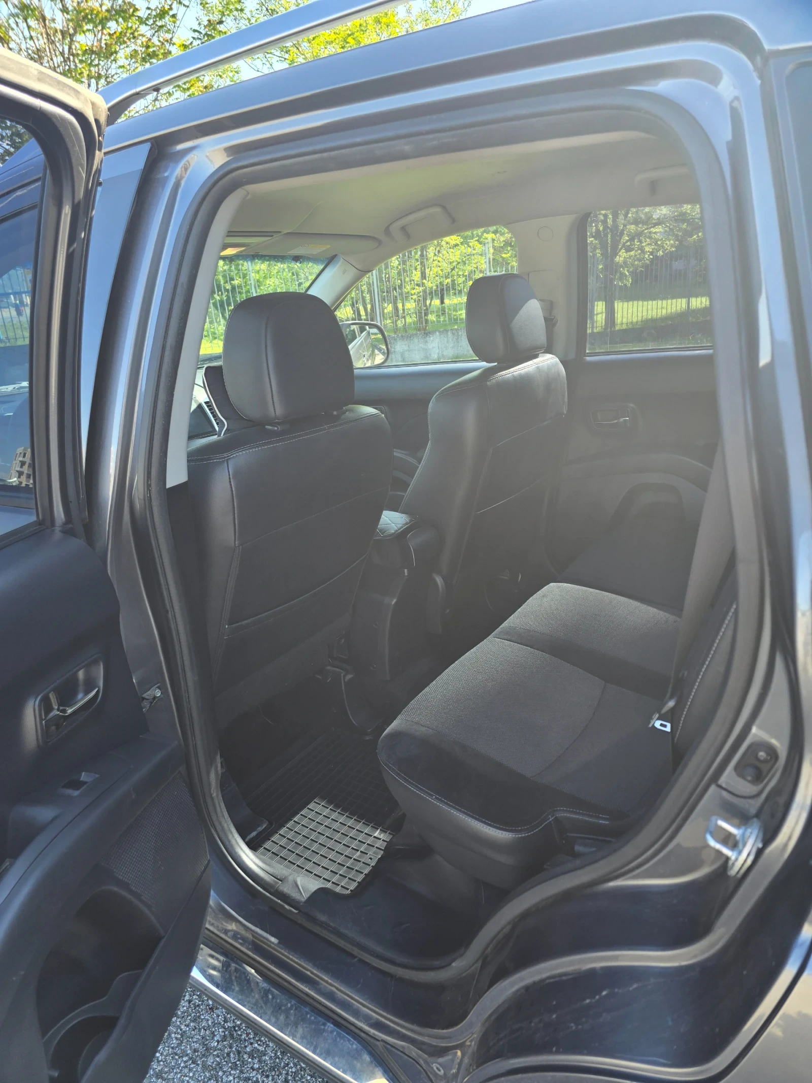 Citroen C-Crosser 2.2 HDI - изображение 8