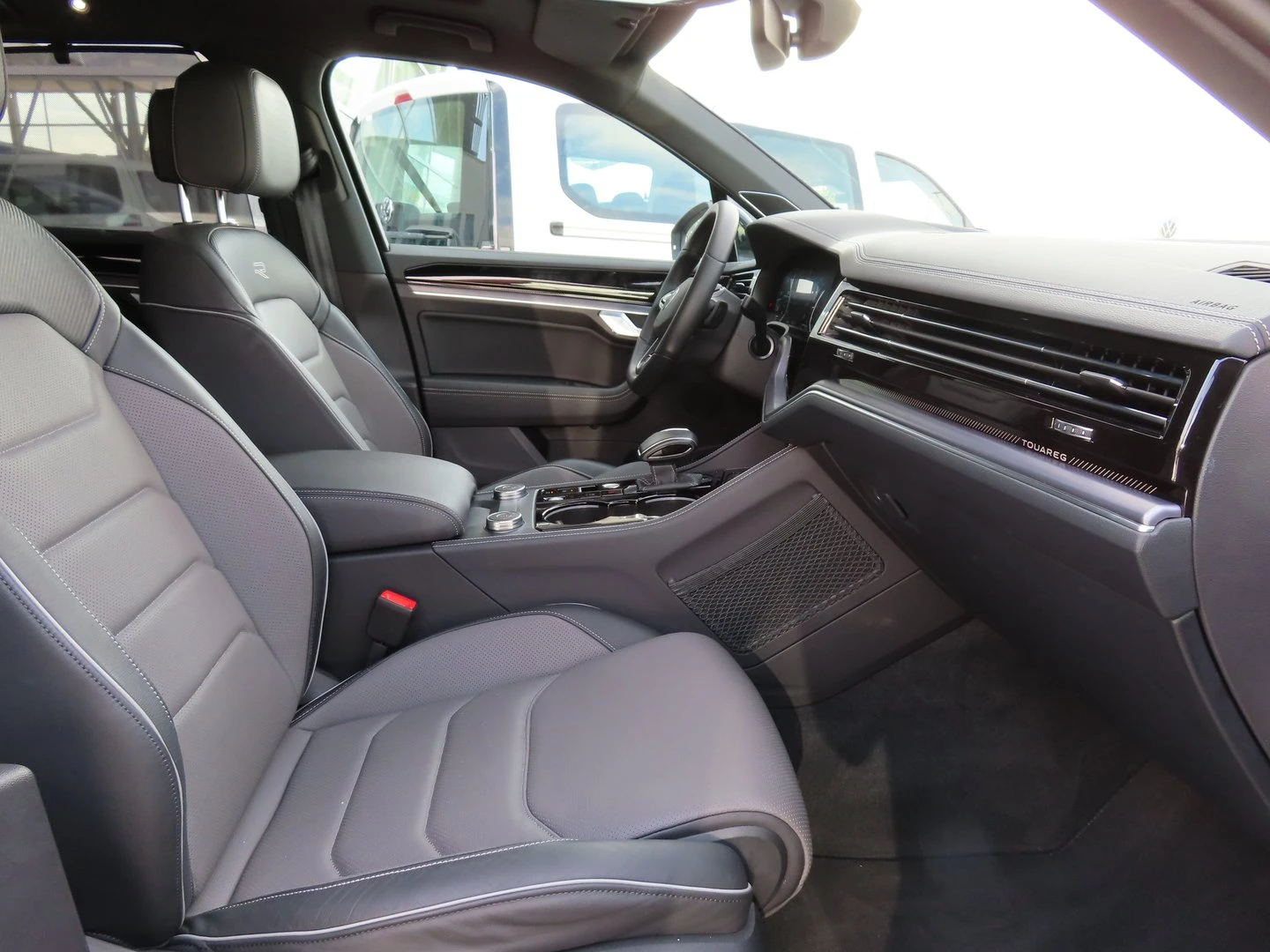 VW Touareg R-Line PA 3.0 V6 TDI SCR 4MOT | Mobile.bg   6