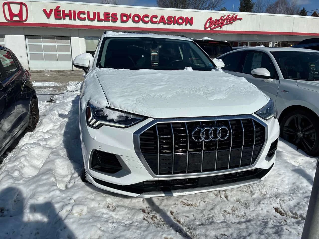 Audi Q3 45 TFSI quattro * CARFAX* ПАНОРАМА* ПОДГРЕВИ - изображение 3