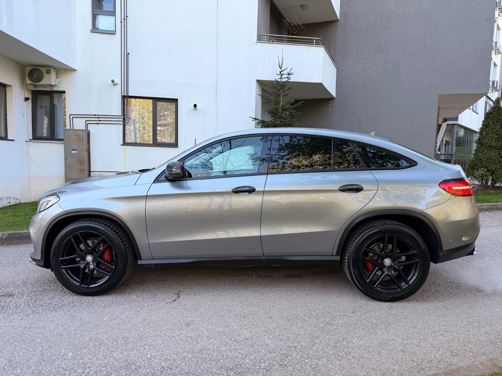 Mercedes-Benz GLE 350 COUPE / AMG OPTIC / ПОДГРЕВ, снимка 4 - Автомобили и джипове - 54426535
