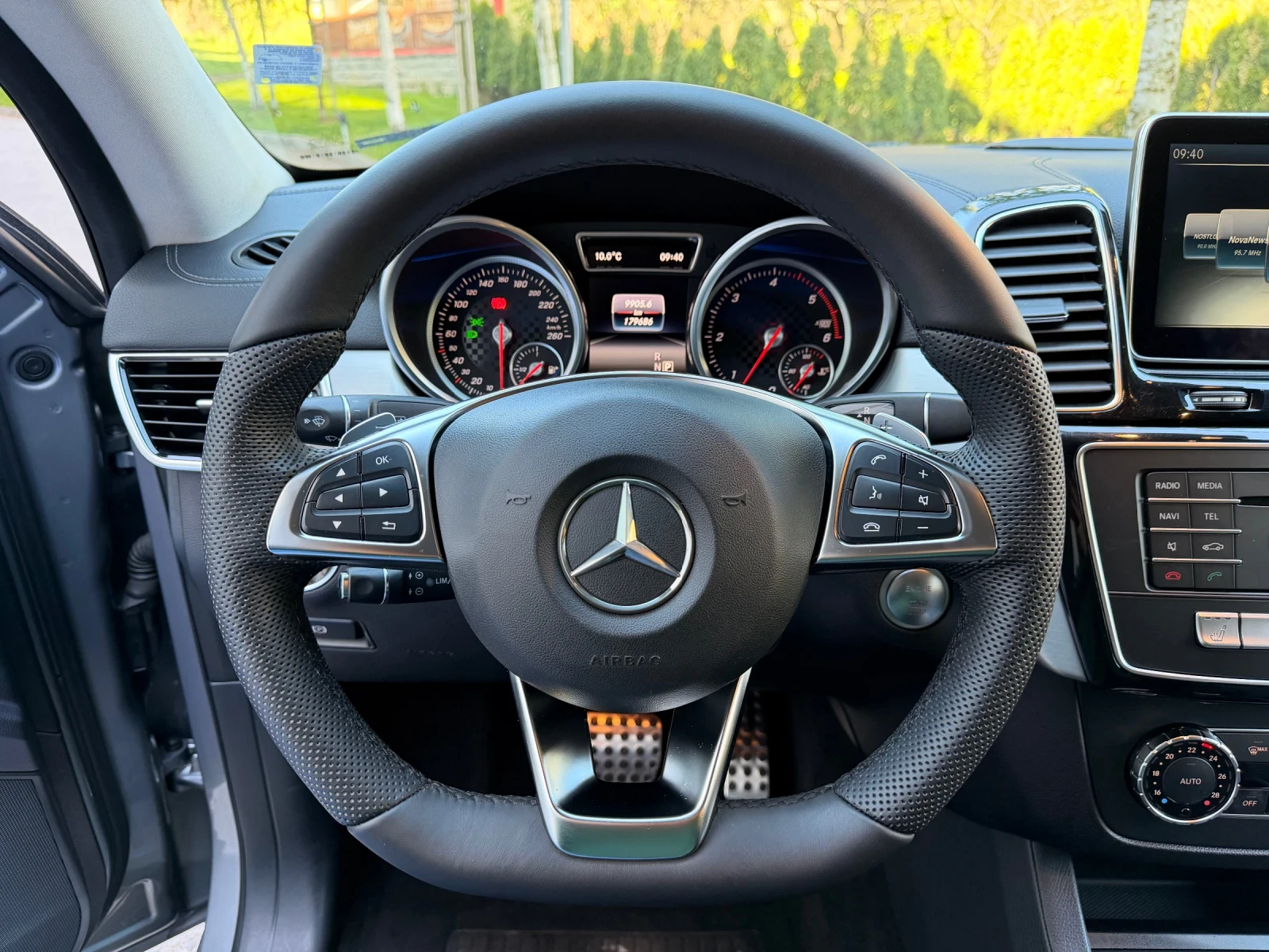 Mercedes-Benz GLE 350 COUPE / AMG OPTIC / ПОДГРЕВ, снимка 12 - Автомобили и джипове - 54426535