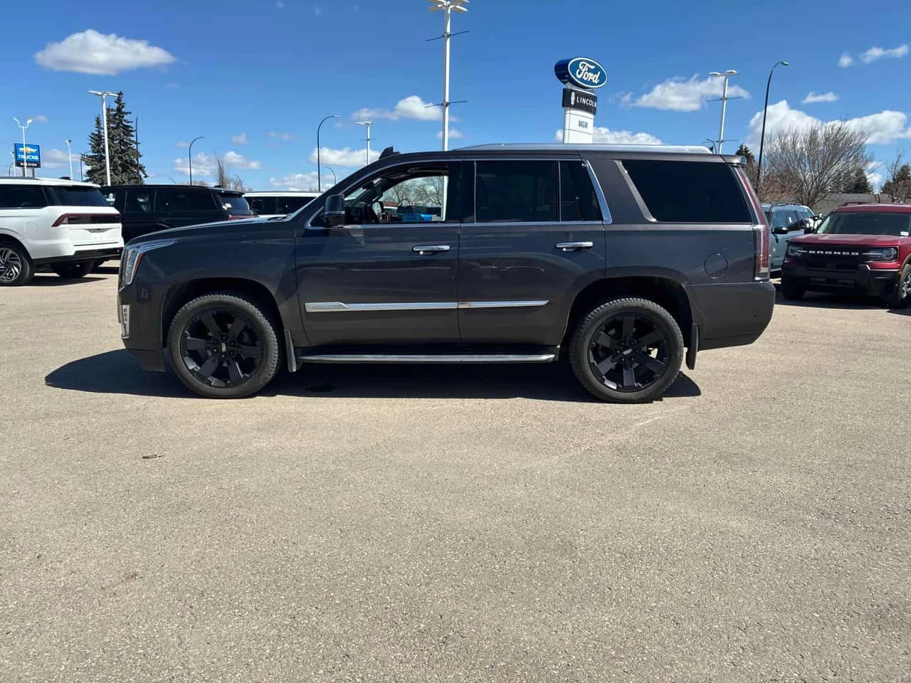 Cadillac Escalade * Premium Luxury * PANO* KEYLESS* ПОДГРЕВ* , снимка 2 - Автомобили и джипове - 54460662