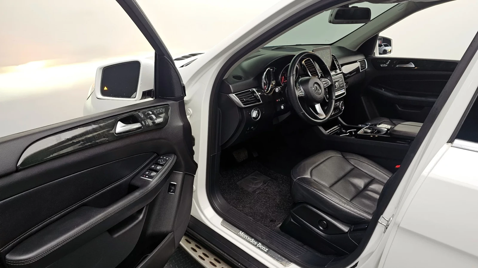 Mercedes-Benz GLE 350 3.0 4MATIC, Distronic, Подгрев, Обдухване, Панорам, снимка 6 - Автомобили и джипове - 54818155