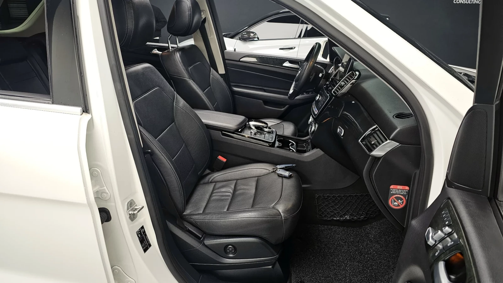 Mercedes-Benz GLE 350 3.0 4MATIC, Distronic, Подгрев, Обдухване, Панорам, снимка 10 - Автомобили и джипове - 54818155