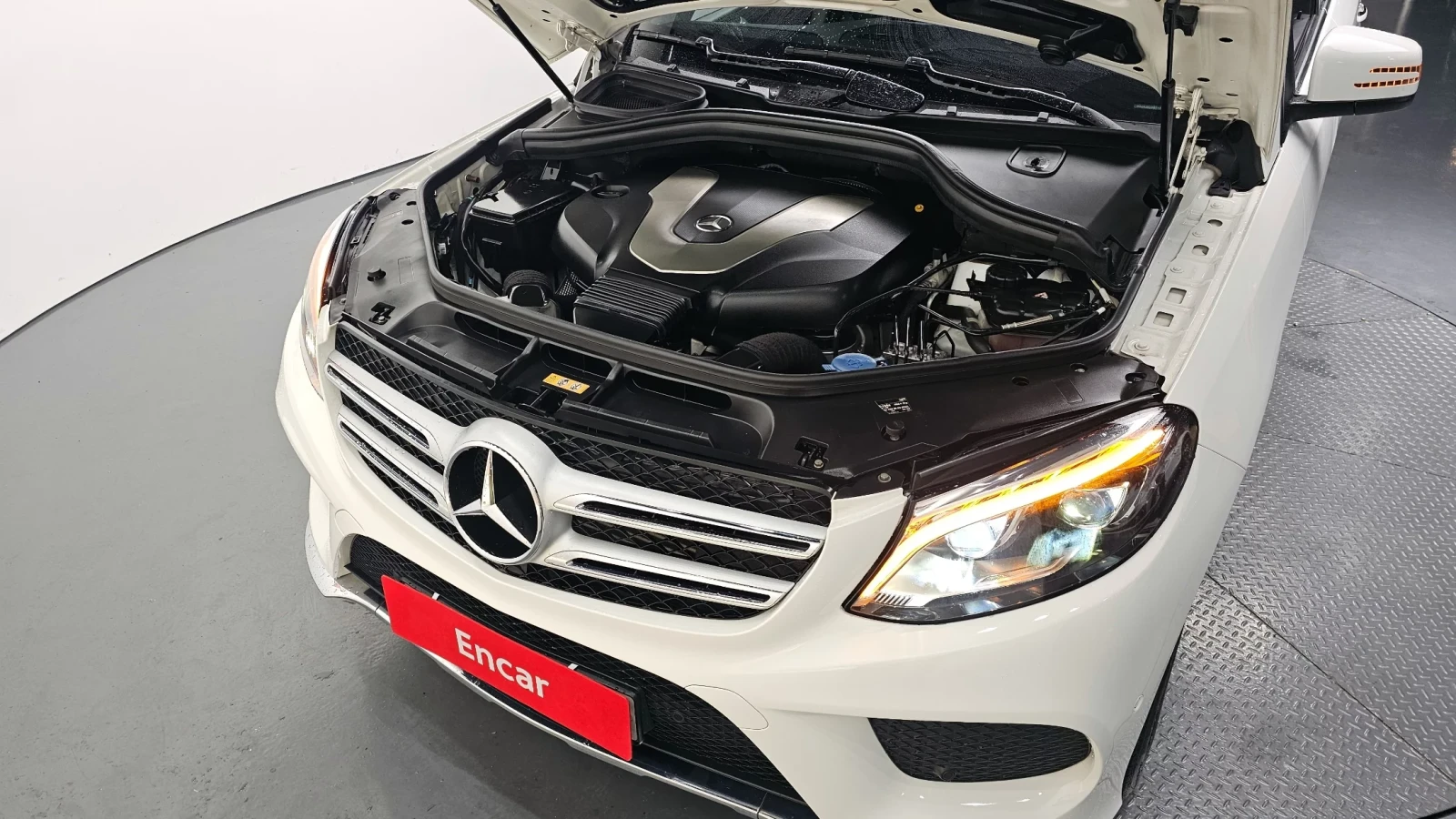 Mercedes-Benz GLE 350 3.0 4MATIC, Distronic, Подгрев, Обдухване, Панорам, снимка 5 - Автомобили и джипове - 54818155