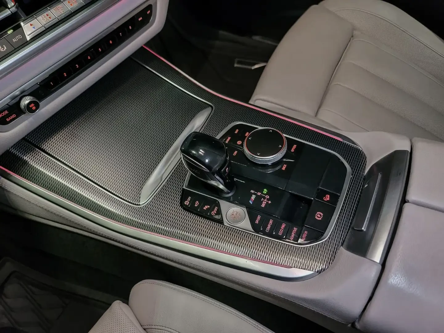 BMW X5 M50I /XDRIVE/HEAD UP/360CAM/PANORAMA/ОБДУХ/ПОДГРЕВ, снимка 12 - Автомобили и джипове - 55237773