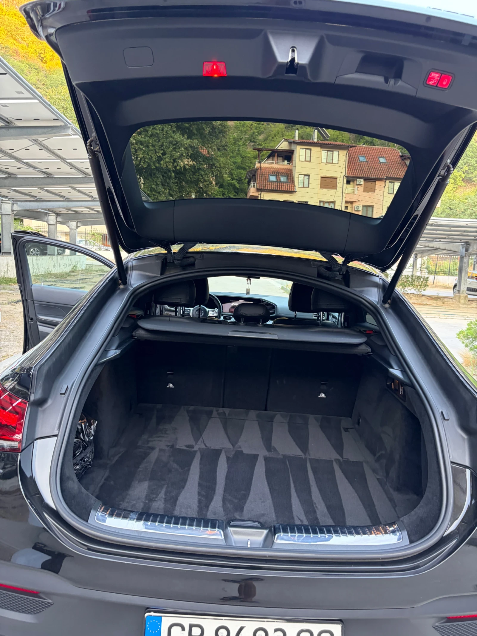 Mercedes-Benz GLE 63 S AMG Coupe 4Matic+ /EQ Boost&Carbon /Burmesrer /, снимка 7 - Автомобили и джипове - 56185810