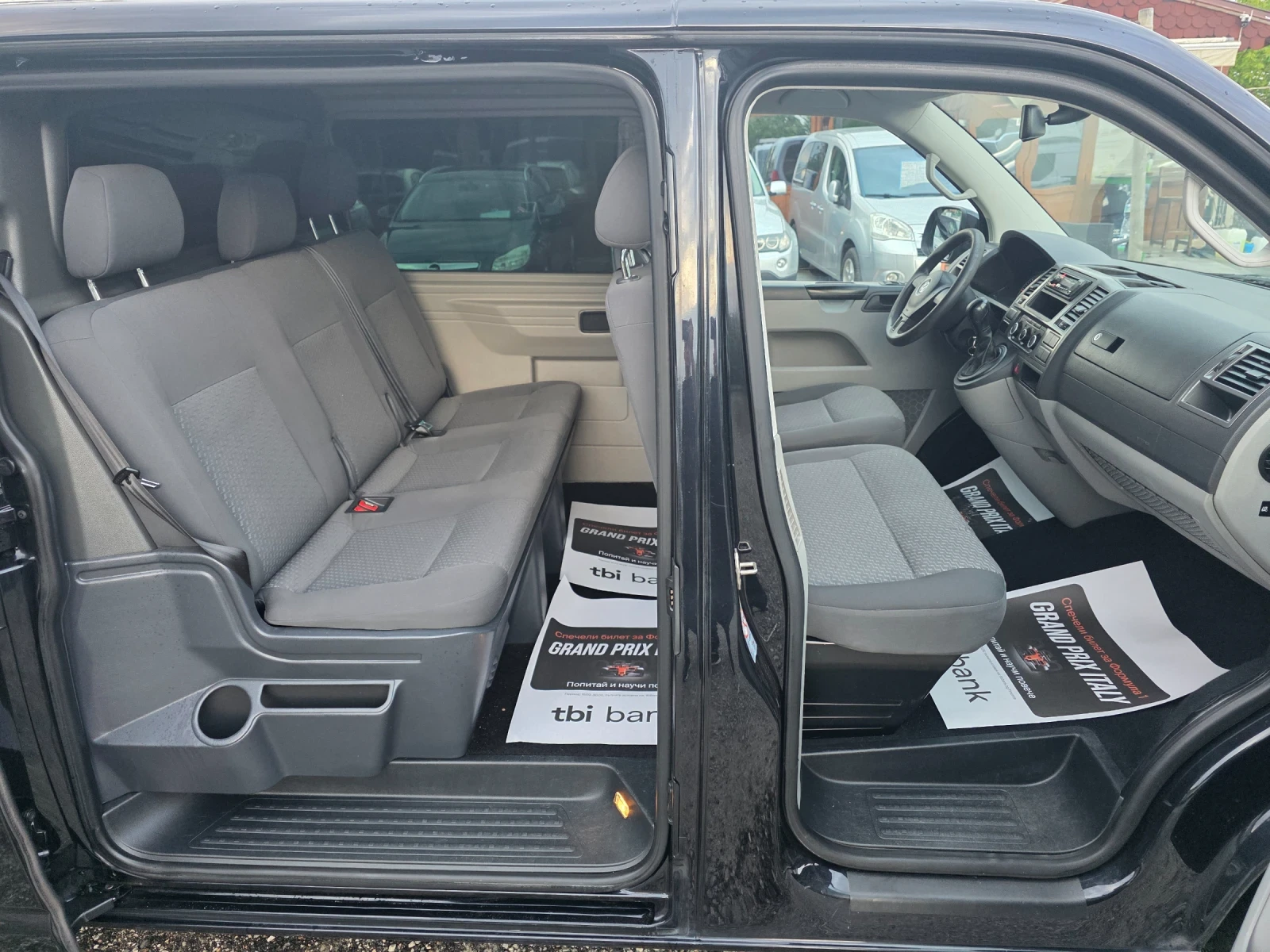 VW Transporter 2.0TDI 180к.с. Автоматик Дълга база, снимка 15 - Бусове и автобуси - 54637025