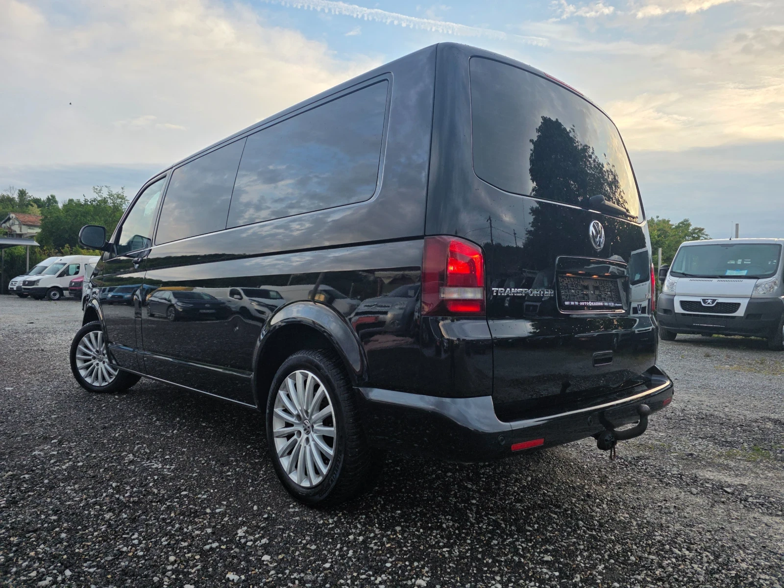 VW Transporter 2.0TDI 180к.с. Автоматик Дълга база, снимка 4 - Бусове и автобуси - 54637025