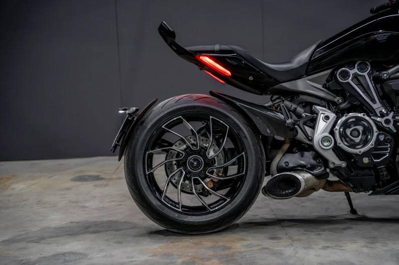 Ducati XDIAVEL S / SHIFTER / CARBON / CRUISE CONTROL / ABS, снимка 5 - Мотоциклети и мототехника - 52733416