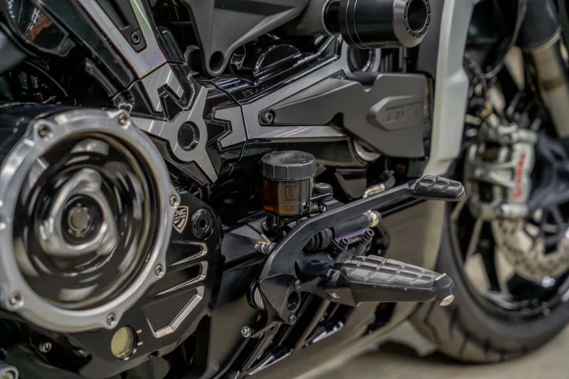 Ducati XDIAVEL S / SHIFTER / CARBON / CRUISE CONTROL / ABS, снимка 8 - Мотоциклети и мототехника - 52733416