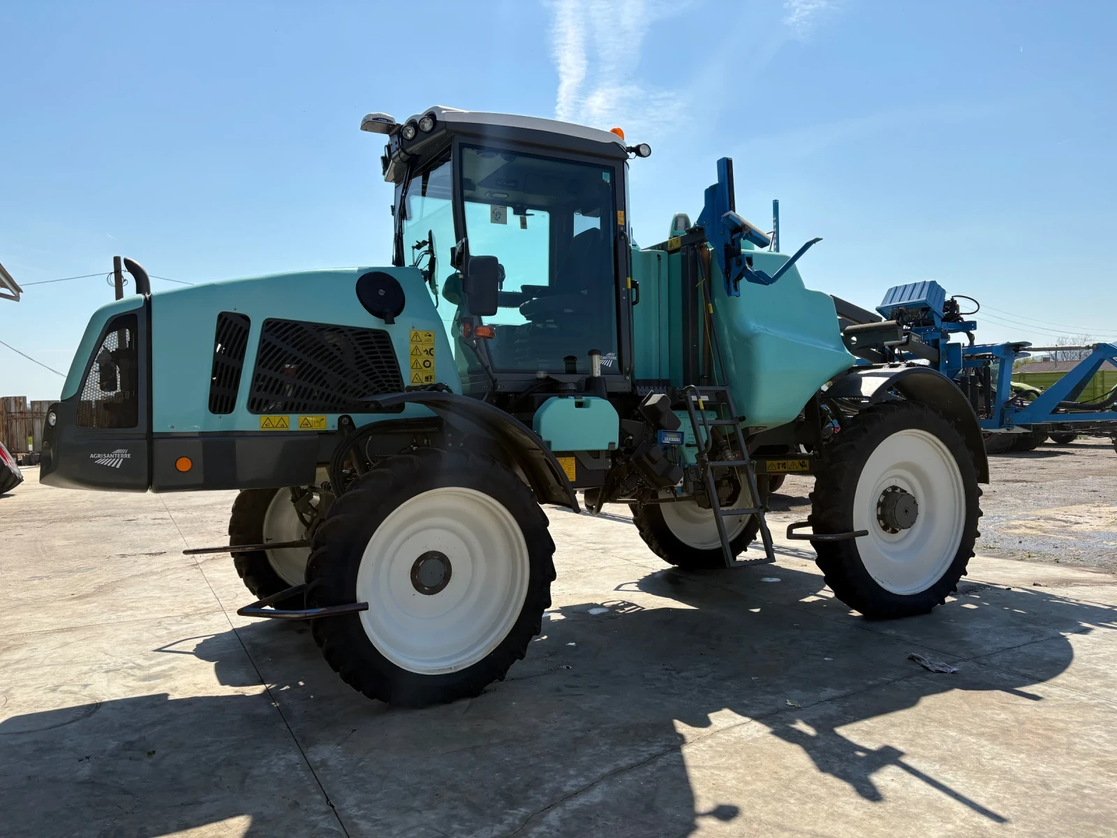 Самоходна пръскачка Berthoud Raptor 2540, снимка 3 - Селскостопанска техника - 54258685