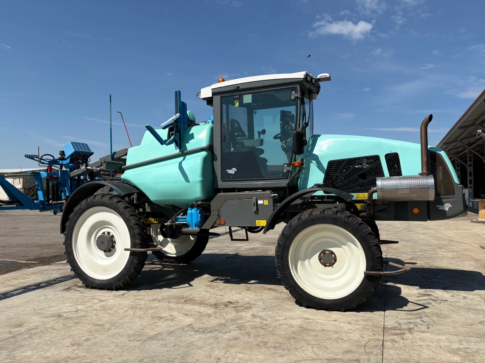 Самоходна пръскачка Berthoud Raptor 2540, снимка 4 - Селскостопанска техника - 54258685