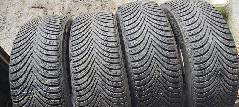 Гуми Зимни 215/60R17, снимка 1 - Гуми и джанти - 35123209