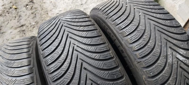 Гуми Зимни 215/60R17, снимка 3 - Гуми и джанти - 35123209