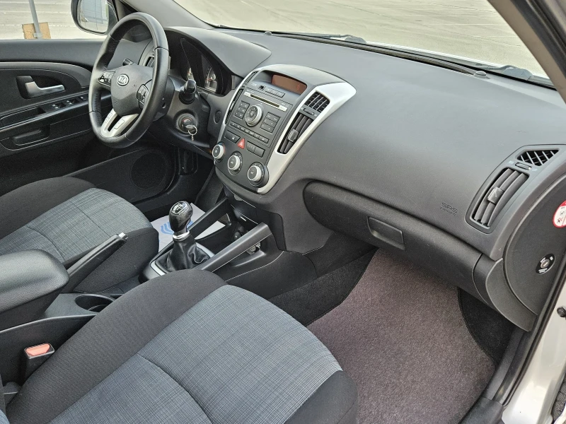 Kia Ceed 1.6 фейслифт , снимка 11 - Автомобили и джипове - 46986735