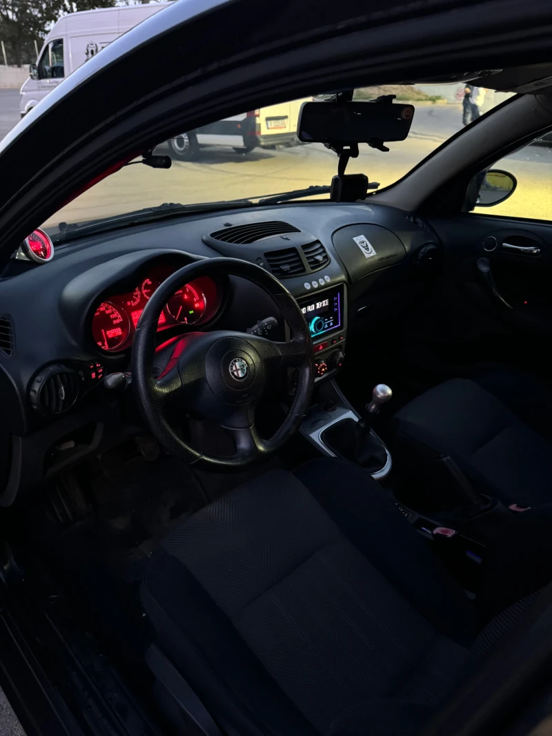 Alfa Romeo 147 Jtdm, снимка 5 - Автомобили и джипове - 47492625