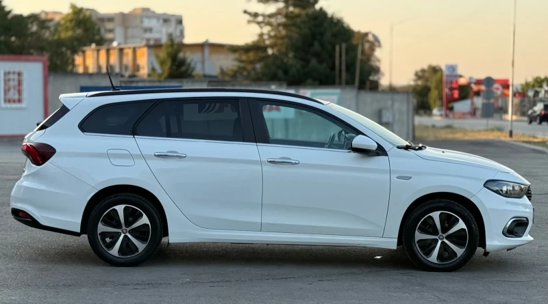 Fiat Tipo 1.6D 120к.с * Навигация* * Камера* * Дистроник* , снимка 8 - Автомобили и джипове - 51333609