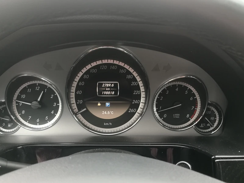 Mercedes-Benz E 200 i  Avdntgarde  Евро 5, снимка 9 - Автомобили и джипове - 51837152