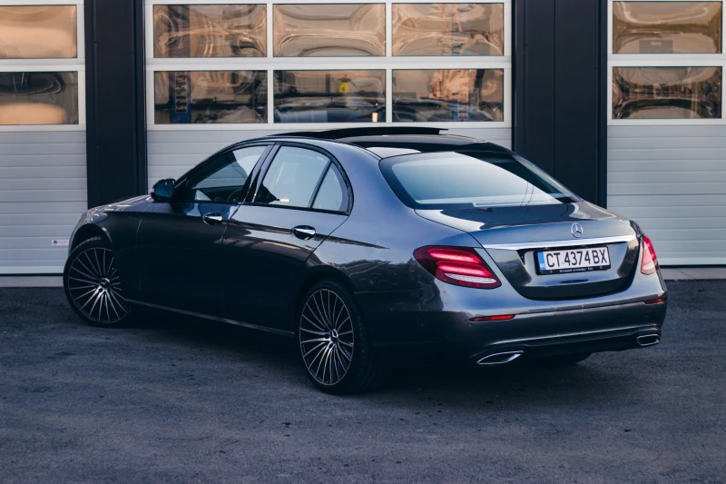 Mercedes-Benz E 220 Avantgarde , снимка 4 - Автомобили и джипове - 52281023