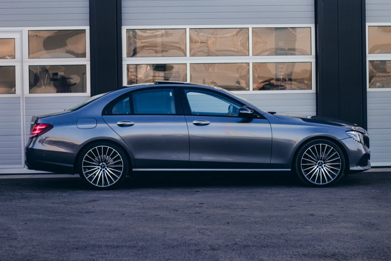 Mercedes-Benz E 220 Avantgarde , снимка 3 - Автомобили и джипове - 52281023
