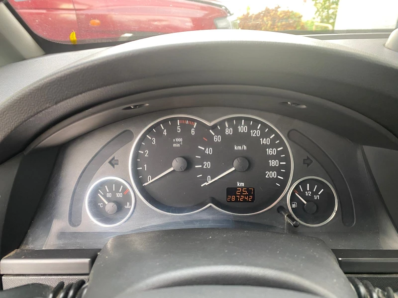 Opel Meriva, снимка 8 - Автомобили и джипове - 52365592