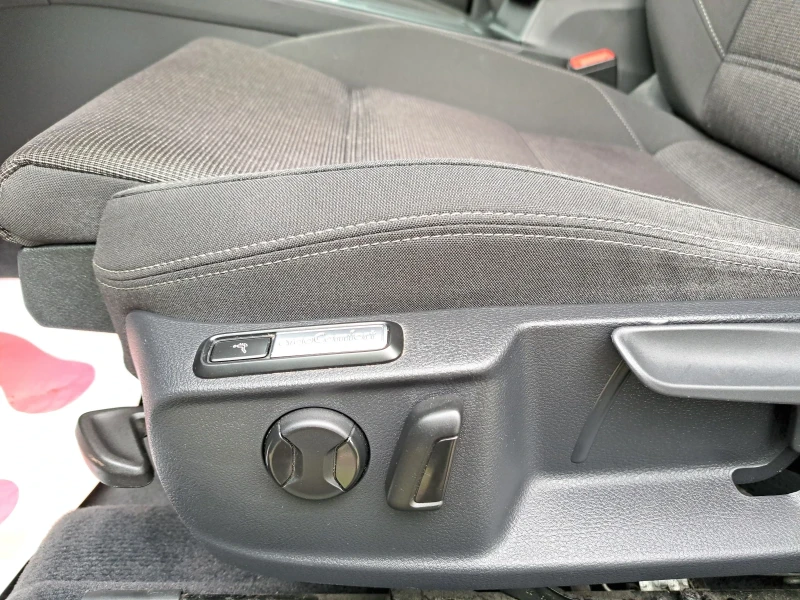 VW Passat 2.0 TDi Navi 220km, снимка 11 - Автомобили и джипове - 52568902