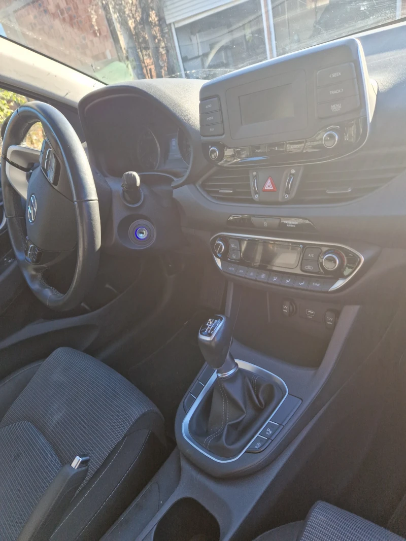 Hyundai I30 1.4  99 коня, снимка 8 - Автомобили и джипове - 52737072